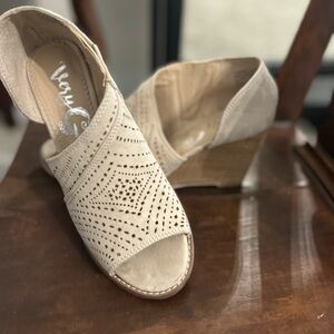 Very G Cream Wedge Shoes with Intricate Design